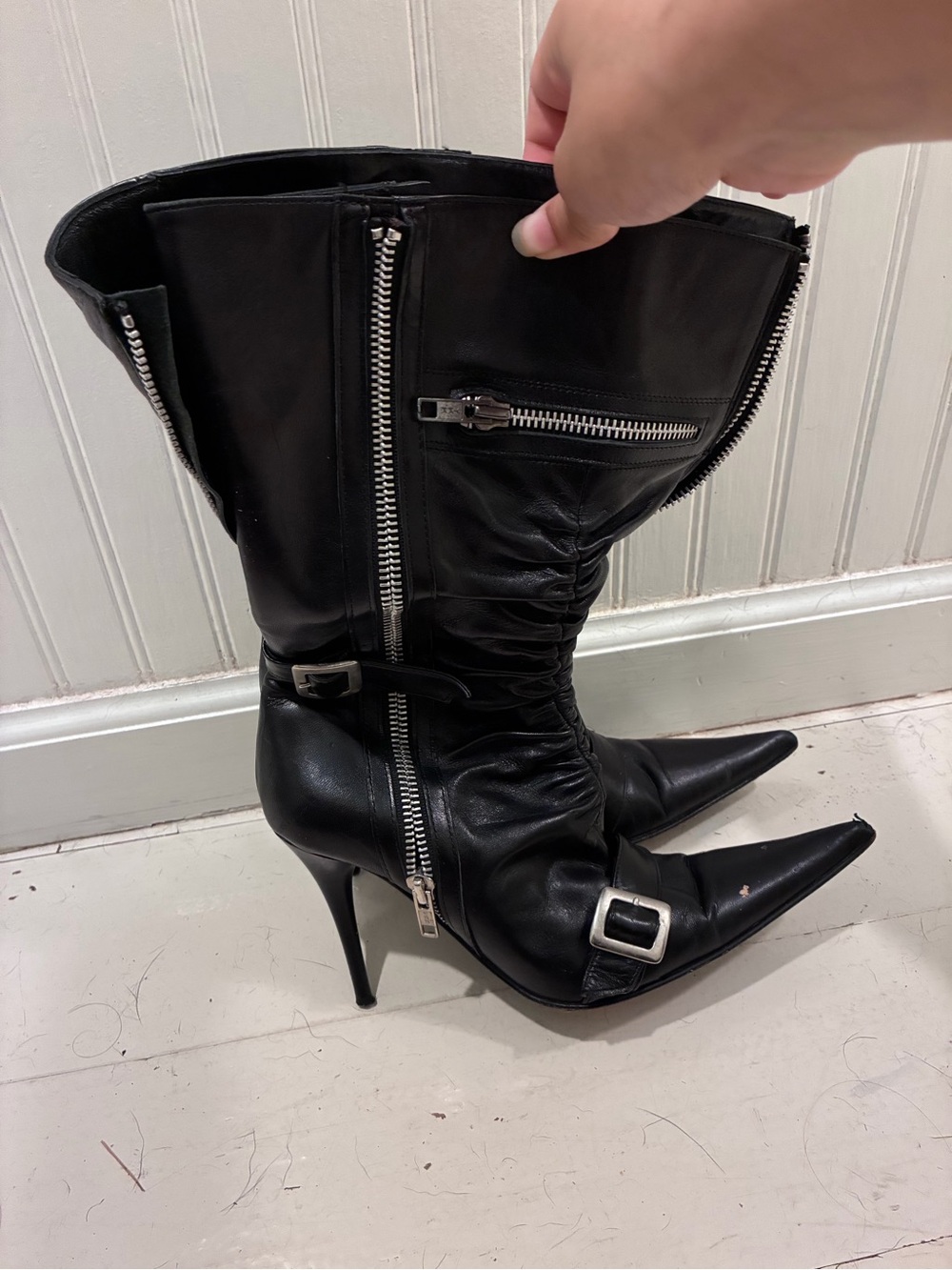 Black Distinctive Vero Cuoio Vintage 2000s Carnaby London Leather Heeled Boots